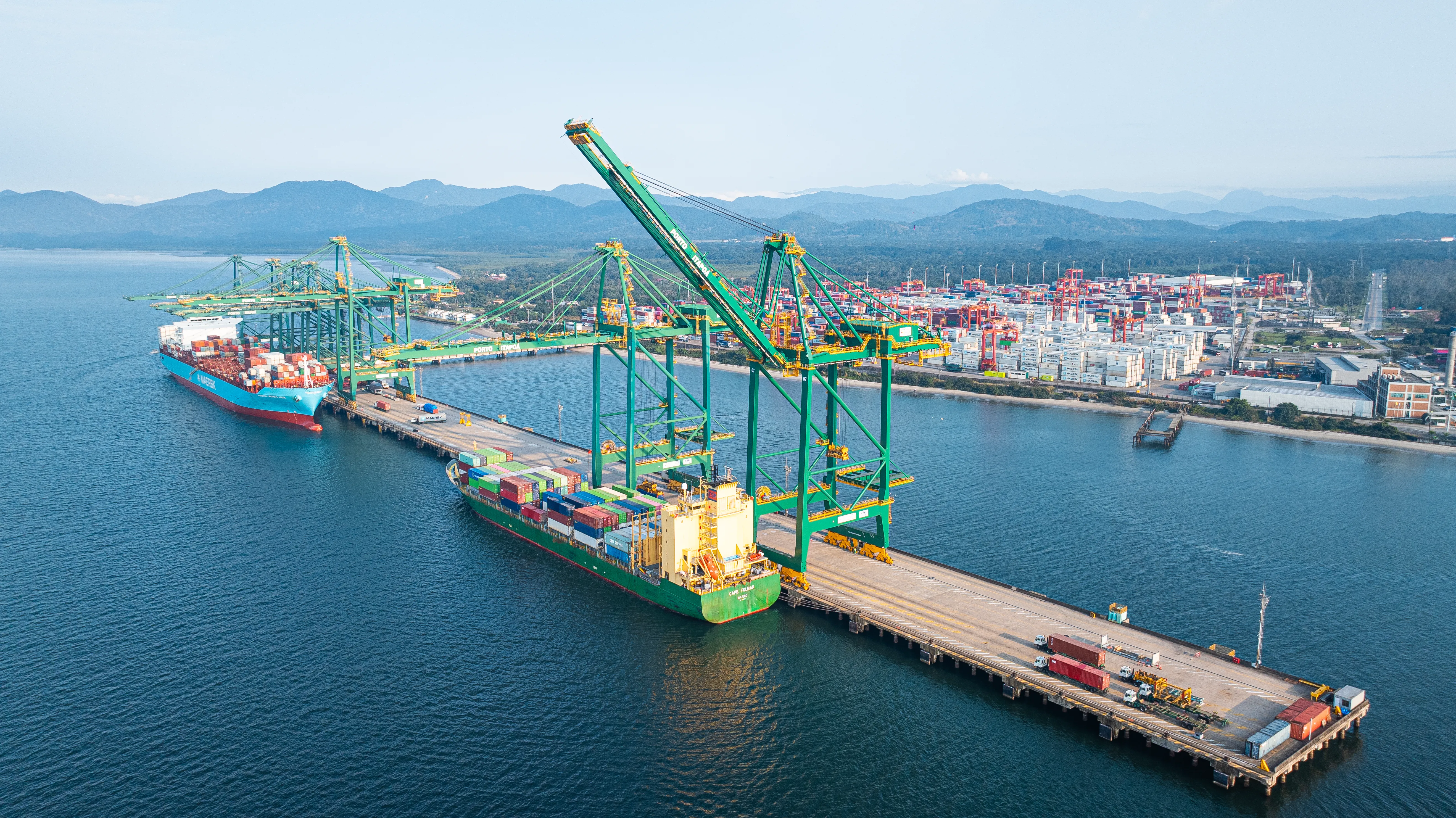 Vista aérea do Porto Itapoá